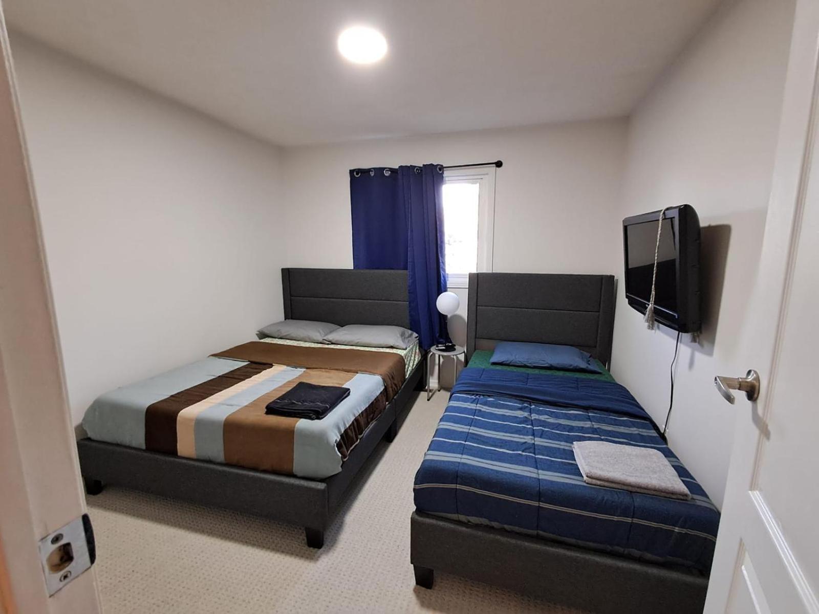 Square One Mississauga Suite- Attached Bathroom, Walking Transit & Plaza 外观 照片